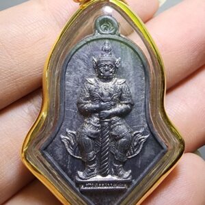 เหรียญท้าวเวสสุวรรณ รุ่นแรก ปี 2545 หลวงพ่ออิฏฐ์ วัดจุฬามณี จังหวัดสมุทรสงคราม