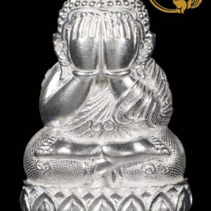 Alternative view of รูปหล่อพระปิดตา เนื้อเงินหลังเม็ดยาทองคำ หลวงปู่ศิลา สิริจันโท ปี 2568