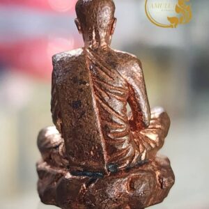 Alternative view of รูปหล่อหลวงตามหาบัว ญาณสัมปันโน ปี 2547 เนื้อทองแดง วัดป่าบ้านตาด จังหวัดอุดรธานี