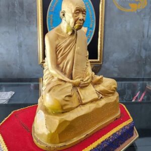 Alternative view of พระบูชาหลวงปู่ถิร ฐิตธมฺโม ขนาด 5 นิ้ว วัดทิพยรัฐนิมิตร จังหวัดอุดรธานี