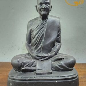 พระบูชาขนาด 5 นิ้ว ปี 2537 หลวงปู่ชอบ ฐานสโม วัดป่าสัมมานุสรณ์ จังหวัดเลย