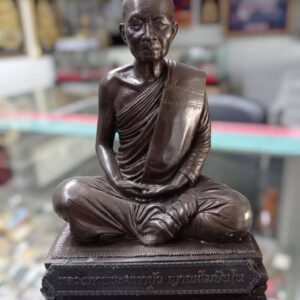 พระบูชาขนาด 5 นิ้ว ปี 2547 หลวงตามหาบัว ญาณสัมปันโน วัดป่าบ้านตาด จังหวัดอุดรธานี