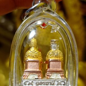 Alternative view of รูปหล่อลอยองค์เจ้าปู่เจ้าย่า จังหวัดอุดรธานี เนื้อเงิน สามกษัตริย์