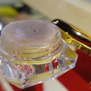 Alternative view of สีผึ้งสาริกาเจริญพันล้าน ปี 2567 หลวงพ่อเจริญ ฐานยุตโต วัดโนนสว่าง จังหวัดอุดรธานี