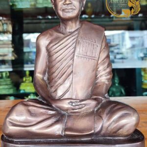 พระบูชา"รุ่นแรก" หน้าตัก 7 นิ้ว หลวงตาแหวน ทยาลุโก วัดป่าหนองนกกด จังหวัดสกลนคร