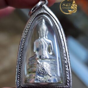 Alternative view of รูปหล่อหลวงพ่อโสธร รุ่น 80 ปี กรมตำรวจ เนื้อเงิน พร้อมกรอบเงินแท้