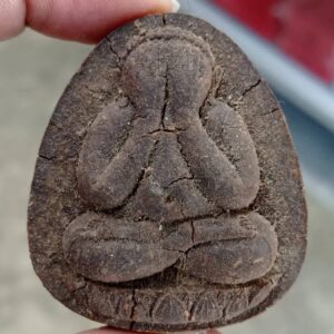 พระปิดตาจัมโบ้ หลังรูปเหมือน ปี 2546 หลวงพ่อเจริญ ฐานยุตโต วัดโนนสว่าง จังหวัดอุดรธานี