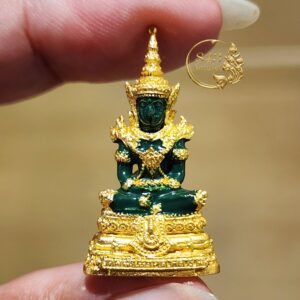 รูปหล่อลอยองค์พระแก้วมรกต ปี 2547 วัดศรีรัตนศาสดาราม (วัดพระแก้ว) กรุงเทพมหานคร