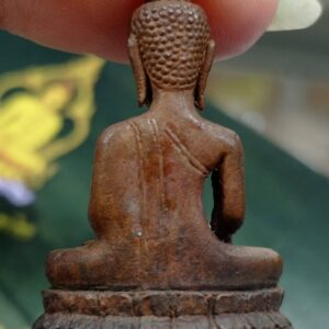 Alternative view of รูปหล่อพระเจ้าฟ้าหยาด ปี 2555 หลวงพ่อเจริญ ฐานยุตโต วัดโนนสว่าง จังหวัดอุดรธานี